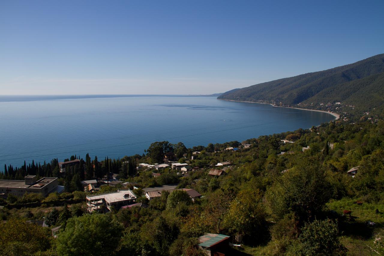 Guest House Vzgorye Gagra Exterior photo